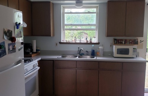 Charlevoix Casa | Penny's Place Near the Lake- Quiet Rural House, Conviently located with big yard