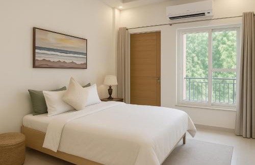 Tapovan Apartamento | Pennylane Hotel - Aesthetic Mountain View Rooms With Tropical Garden, Netflix, Pottery Studio, Free Airport Pickup for 7 or more nights stay, 2 minute walk to ganga river in tapovan