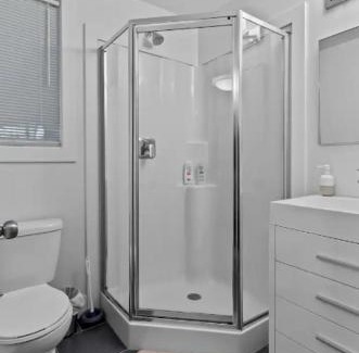 Downtown St. John's Apartamento | Pennywell Prestige 3 Bed 15 Bath Garage