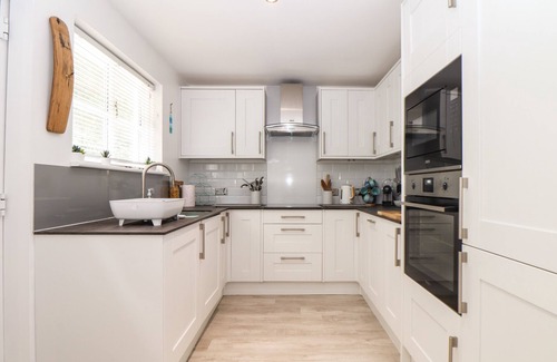 Little Petherick Cabaña | PENPOLL, pet friendly, with a garden in Padstow