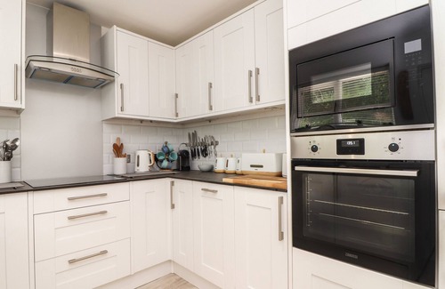 Little Petherick Cabaña | PENPOLL, pet friendly, with a garden in Padstow