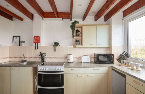 Llanengan Cabaña | PENRHYN - 4 TY'N DON, pet friendly in Abersoch