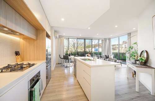 Penrith Apartamento | Penrith 3Br apt close toTrain station & Shopping