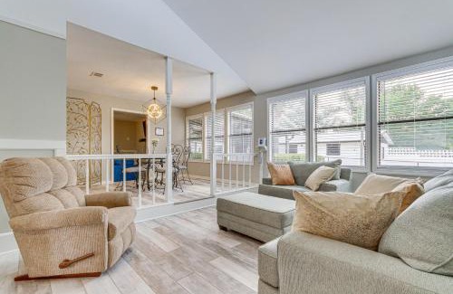 South Pensacola Casa | Pensacola Home with Screened Porch 10 Mi to Beach!