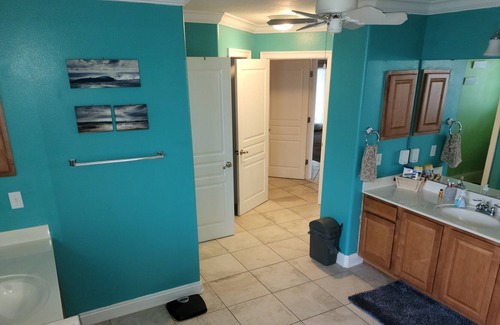 Northwest Pensacola Casa | Pensacola Suburbs 🏊 inground salt water pool. Guests with large 👪 families.