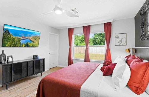 Pensacola Apartamento | Pensacola Whimsy Hideaway: Quirky Apartment Near NAS