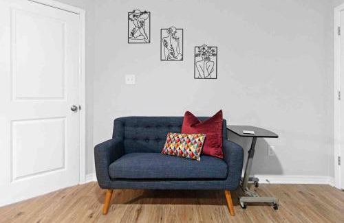 Pensacola Apartamento | Pensacola Whimsy Hideaway: Quirky Apartment Near NAS