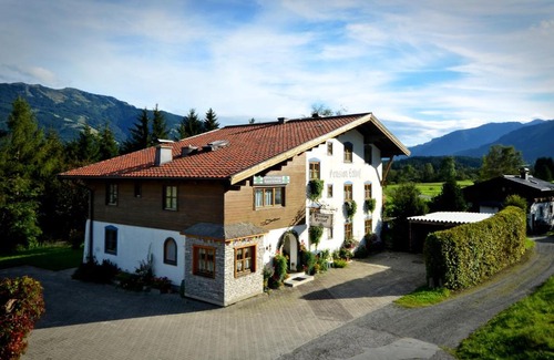 Saalfelden am Steinernen Meer Casa | Pension Erlhof