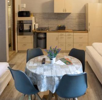 Oberschoneweide Casa | Pension 11 Apartments by Lorenc