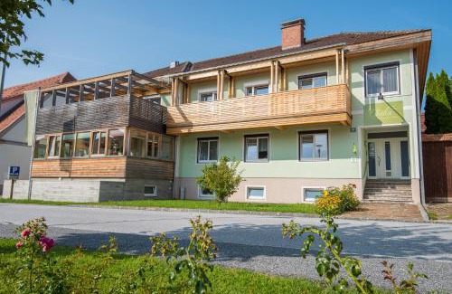 Poellau Cama Y Desayuno | Pension Cäcilia