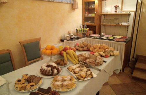 Anthering Casa | Pension Hiesel-Villa Untersbergblick