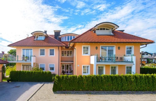 Anthering Casa | Pension Hiesel-Villa Untersbergblick