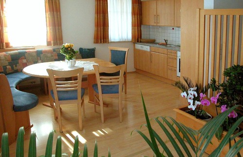 Anthering Casa | Pension Hiesel-Villa Untersbergblick