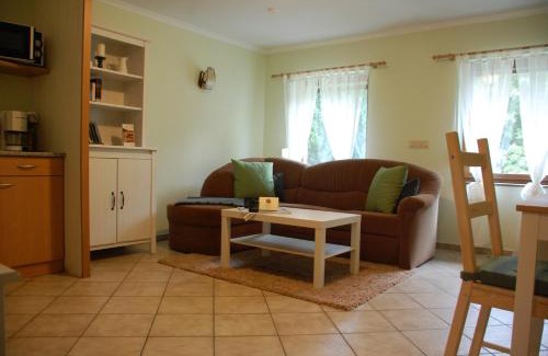 Burg-Dorf Apartamento | Pension Lukask
