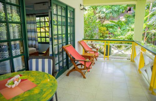 La Digue Casa | Pension Michel