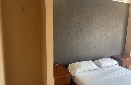 Tumba Vieja Casa | Pension Monaco