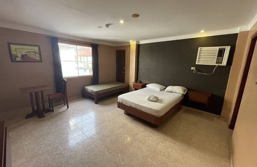 Tumba Vieja Casa | Pension Monaco