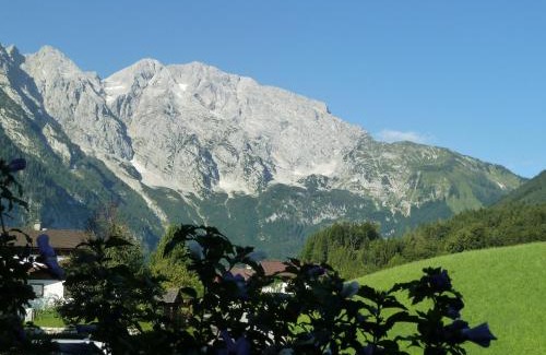 Kuchl Casa | Pension Schöne Aussicht