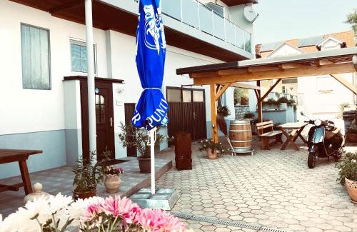 Neusiedl am See Casa | Pension Seeblick Latzko
