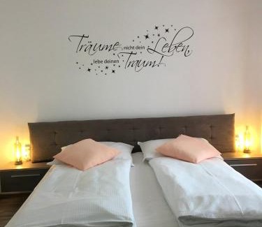 Neusiedl am See Casa | Pension Seeblick Latzko