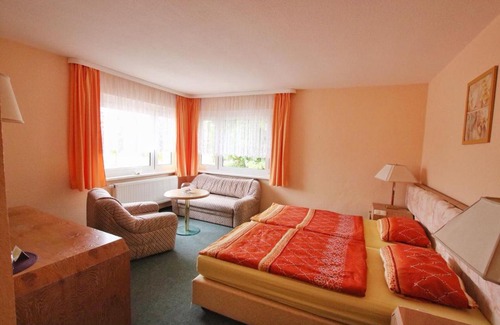 Trinwillershagen Casa | Pension " Zu den Linden" Trin