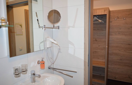 Rhein-Erft-Kreis District Casa | Pension "zur Traube"