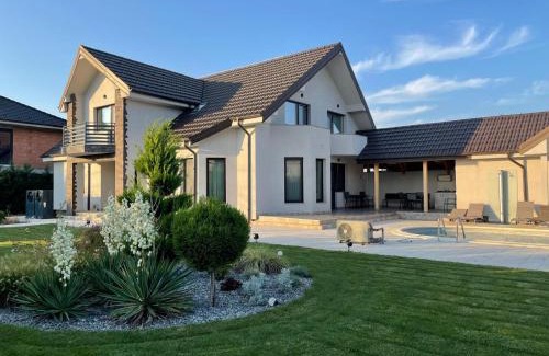 Sanmartin Casa | Pensiune JOY