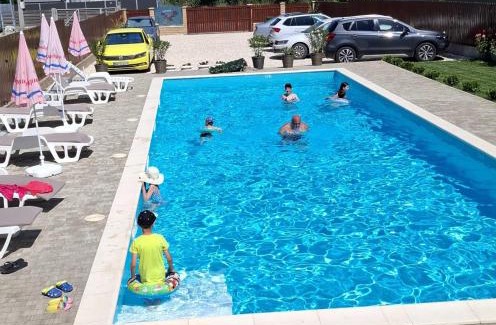 Dunavatu de Jos Casa | Pensiunea Acvila