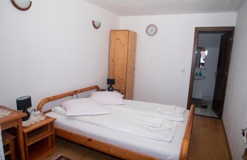 Budesti Casa | Pensiunea Bontos