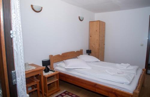 Budesti Casa | Pensiunea Bontos