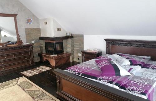 Ciumarna Casa | Pensiunea Casa Fierarul din Bucovina