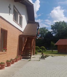 Cartisoara Casa | Pensiunea Dateș