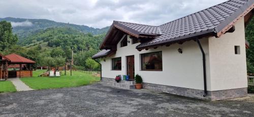 Moieciu Casa | Pensiunea Denisa Stoian