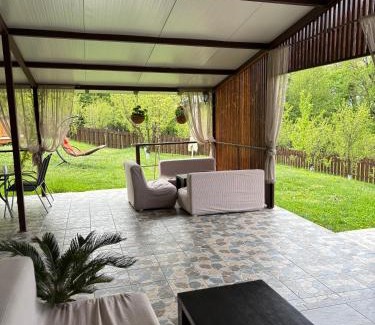 Barnova Casa | Pensiunea Emelys, Iasi