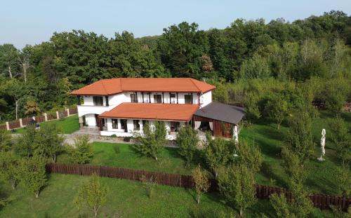 Barnova Casa | Pensiunea Emelys, Iasi