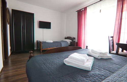 Barnova Casa | Pensiunea Emelys