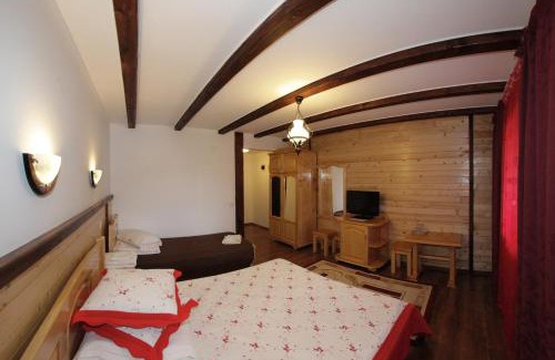 Sacel Casa | Pensiunea Lacramioara