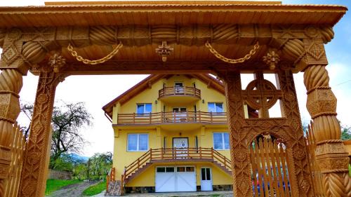 Breb Casa | Pensiunea Maramu
