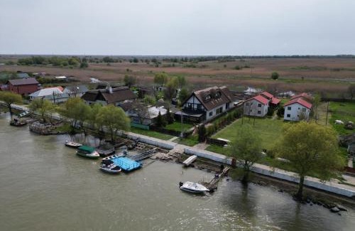 Crisan Casa | Pensiunea Pescarul Vanator Delta Dunarii