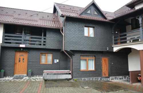 Borsa Casa | Pensiunea Poiana