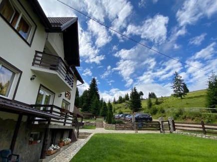Moeciu de Sus Casa | Pensiunea Poienita Ursului