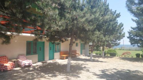 Doua Mai Casa | Pensiunea Sapte Pini
