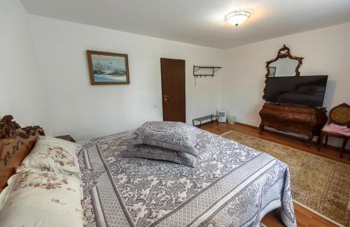 Eselnita Casa | Pensiunea SARRA