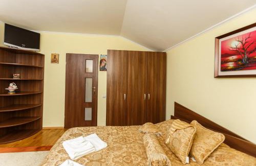 Lunca Jaristei Cabina | Pensiunea Un colț de Rai