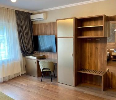 Szczecinek Casa | Pensjonat - Restauracja Żółty Domek