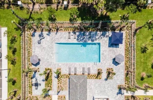 Greenacres Apartamento | 'penta' at Aviara Green - Modern Apartment & Pool
