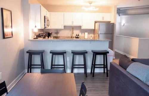 Wholesale District Apartamento | Penthouse 2BR in Downtown Indy | Walk Everywhere