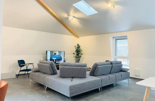 Neudorf-Weimershof Apartamento | Penthouse 3 Bedrooms- Garden in Center