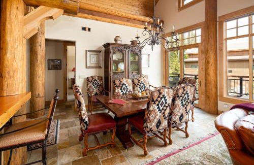 Saddle Ridge Cabina | Penthouse 4 by Moonlight Basin Lodging