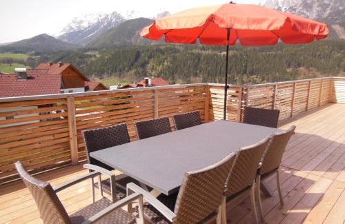Haus im Ennstal Apartamento | Penthouse Alpine Living direkt an der Skipiste by Schladmingurlaub